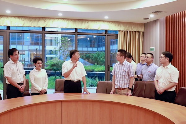 毛万春充分肯定yl34511线路中心办学发展.jpg